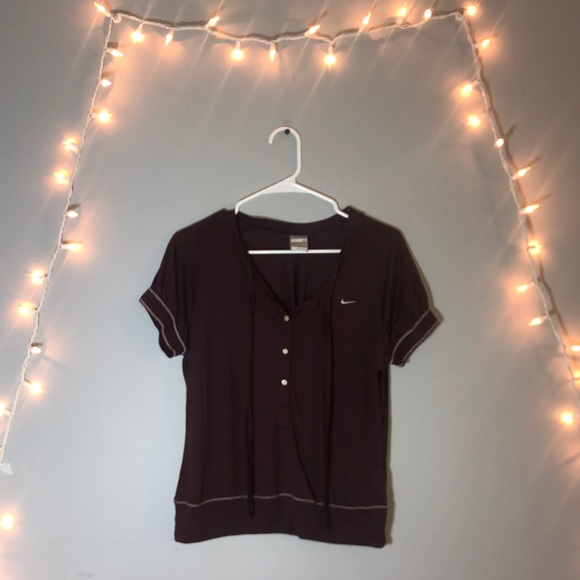 Nike Tops - vintage Y2K nikes tee